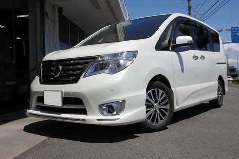ミニバンをシャキっと！C26セレナにKYBローファースポーツ